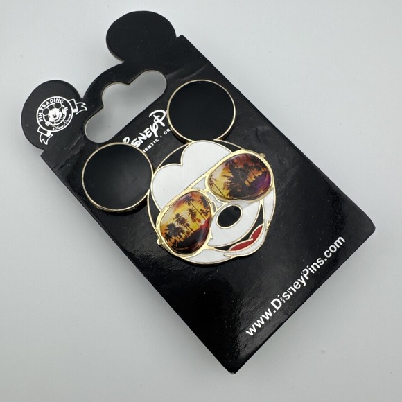 Disney Collection 2014 Mickey Mouse Sunglasses Palm Trees Pin NEW!!! - Picture 2 of 5